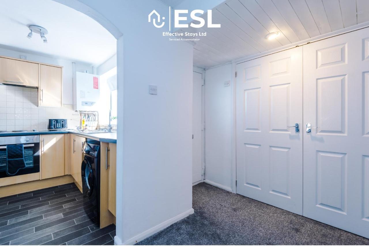 3 Bedroom House With Garden And Driveway Parking - Less Than 10 Mins From Chester City Centre Exterior photo